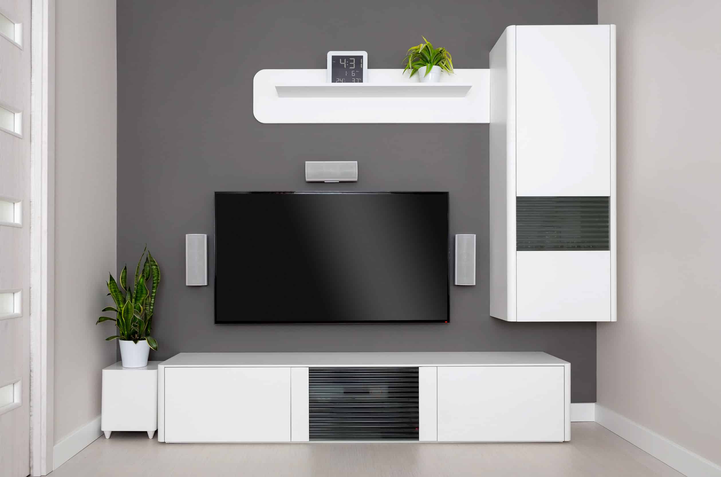 TV and speakers home theater TV and speakers home theater